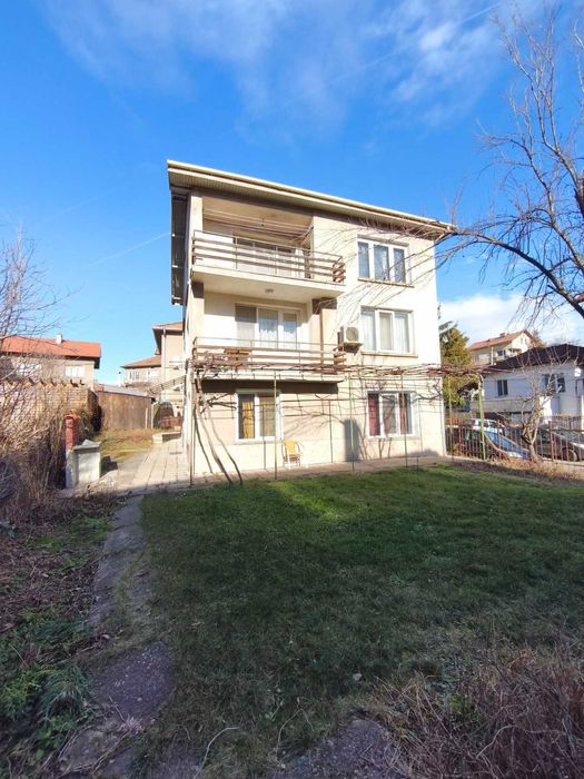 Продавам къща в гр. Перник кв. Клепало