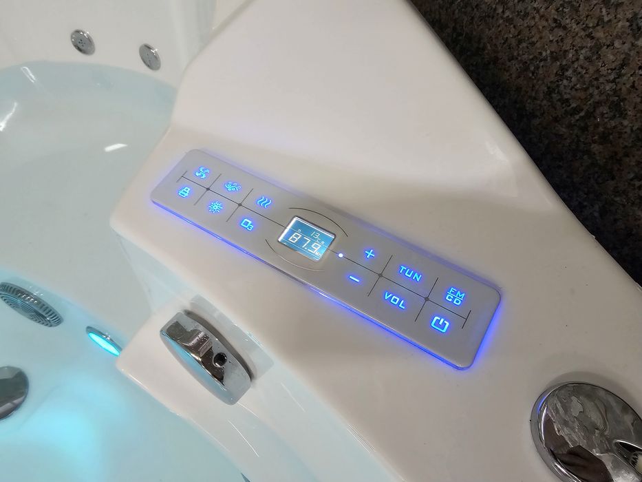 Джакузи - Хидромасажна Вана за Двама с Подгрев до 45°  1.51х1.51