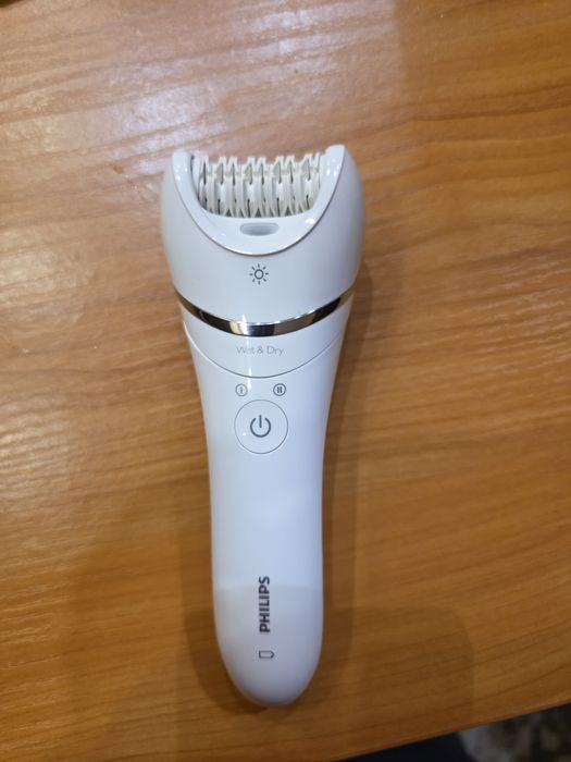 Епилатор PHILIPS 8000