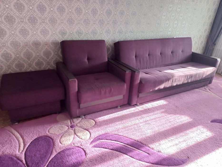 Диван с креслом и пуфиком