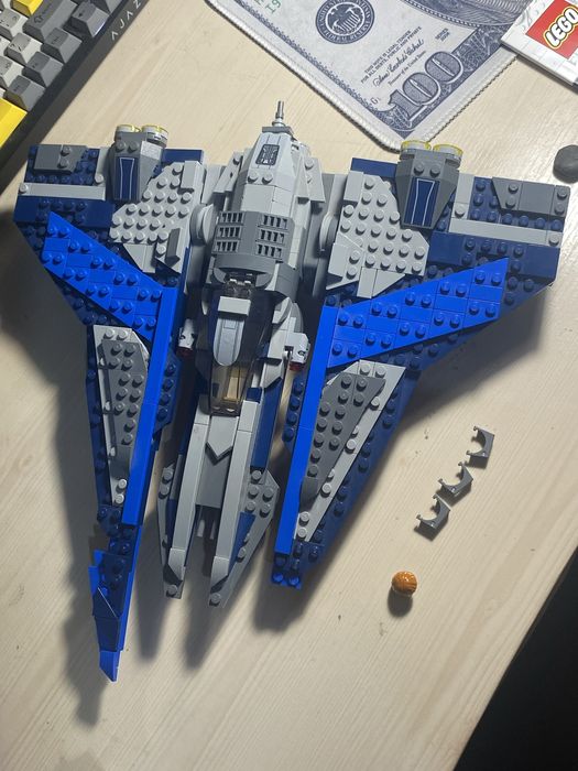 LEGO Star Wars Mandalorian Starfighter