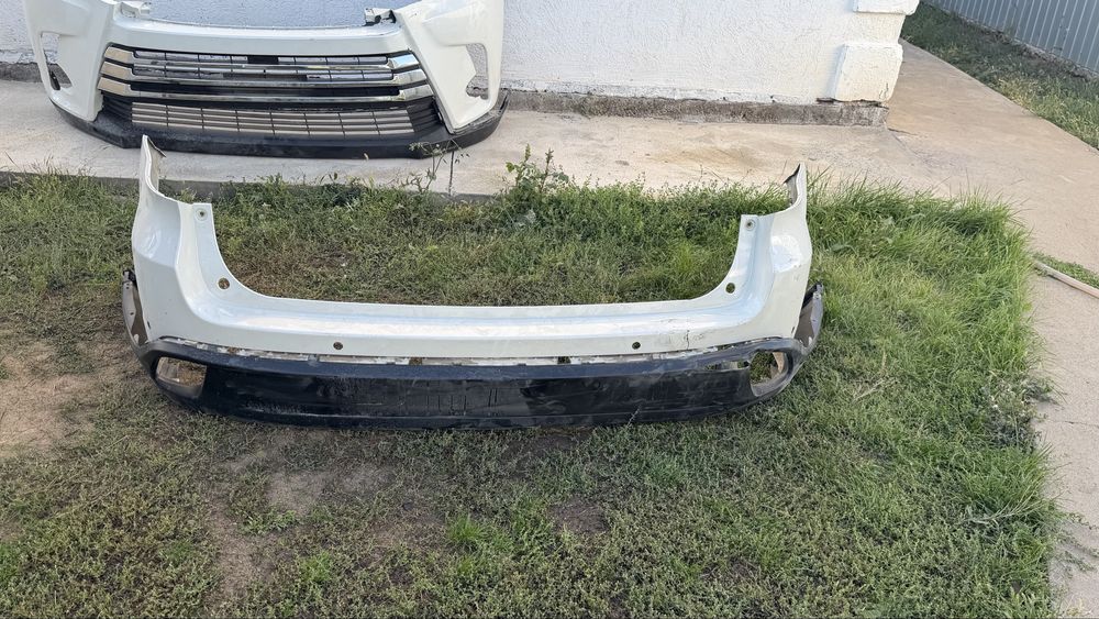 Продам запчасти на Toyota Highlander