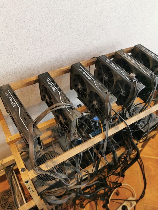 Продавам 2 рига със по 6 карти