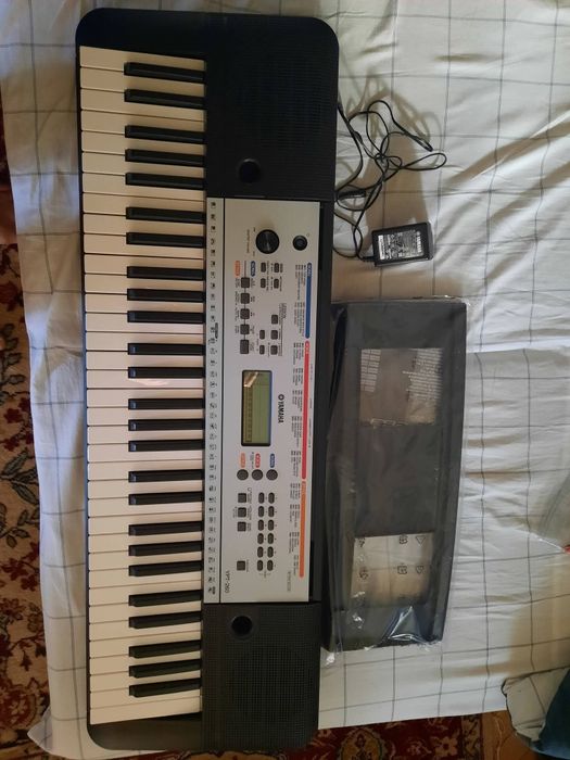 Vând urgent orgă Yamaha YPT-260 nouă