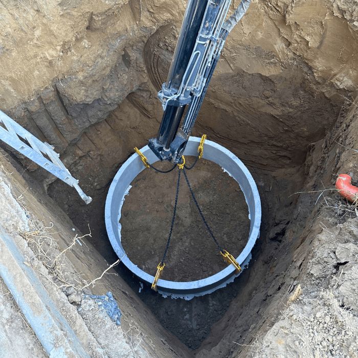 Изграждане на Септични Ями Шахти с Бетонни Пръстени с Багер Канализаци