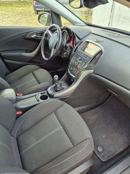 Opel Astra J 2.0 CDTI 165CP