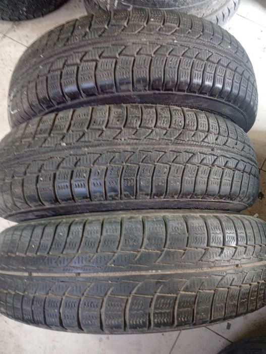 Продам три шины 185 r14c