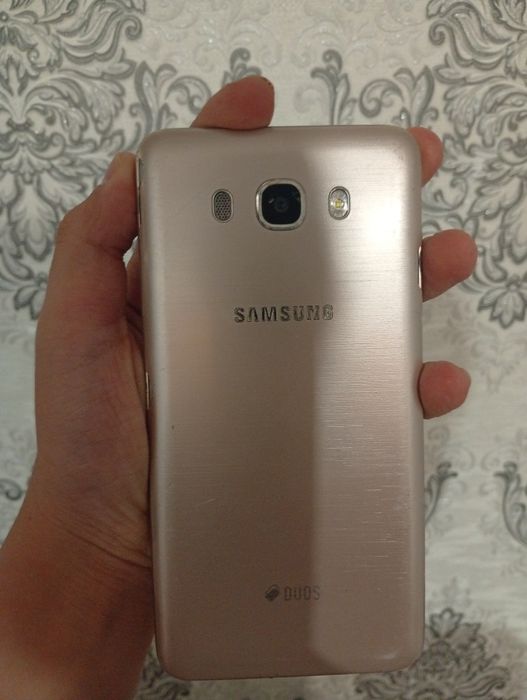 Продам телефоны на запчасти не рабочие!