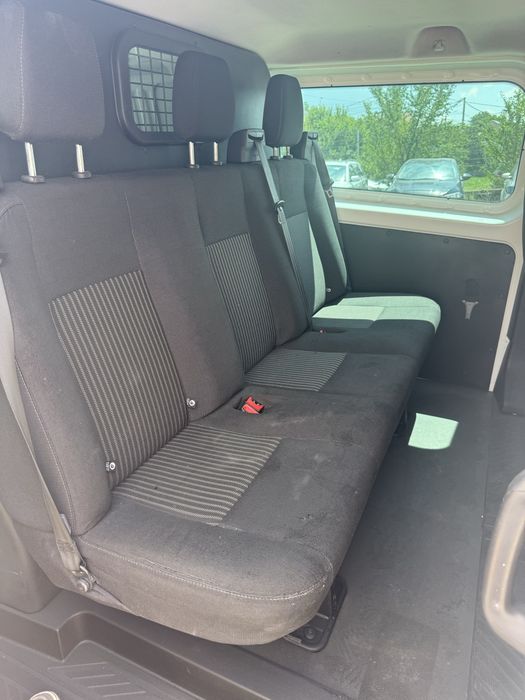 Ford transit custom 6 locuri