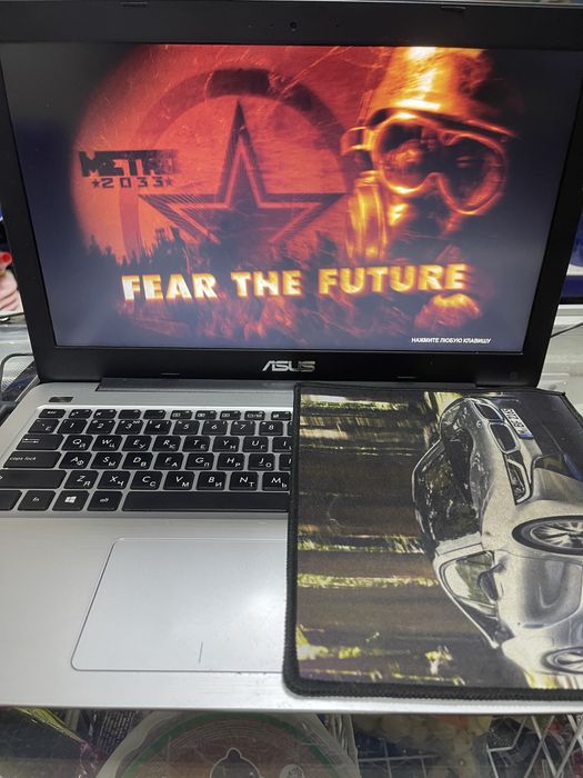 Ноутбук асус  в комплекте