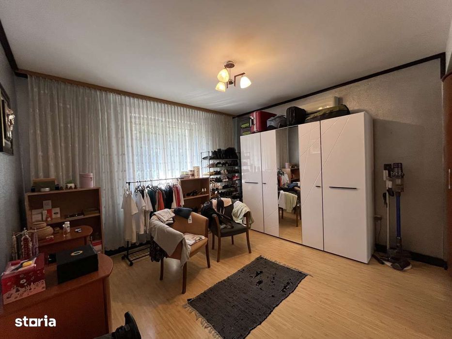 Vila 10 camere + / Valea Oltului / 620 mp utili / 2190 mp curte