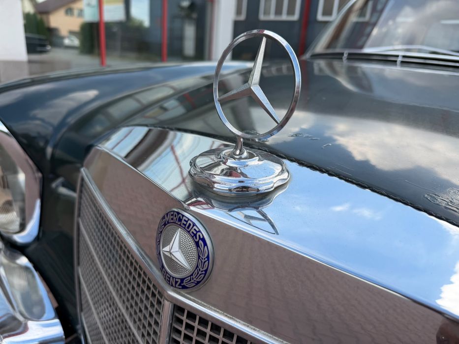 Mercedes S class w108 SE