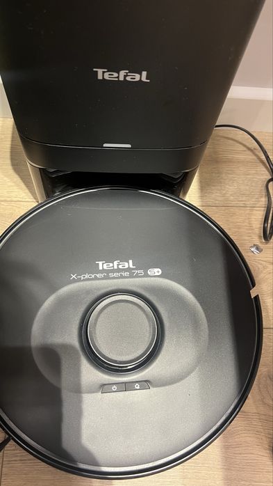 Продам робот пылесос Tefal