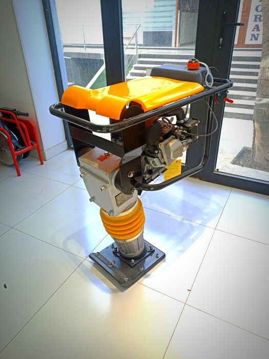 Трамбовка кенгуру бензин Honda motor