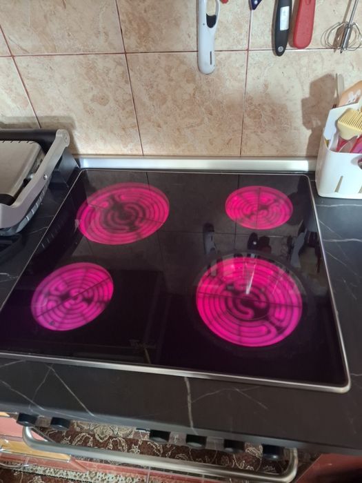 Whirpool set plita vitroceramica si cuptor