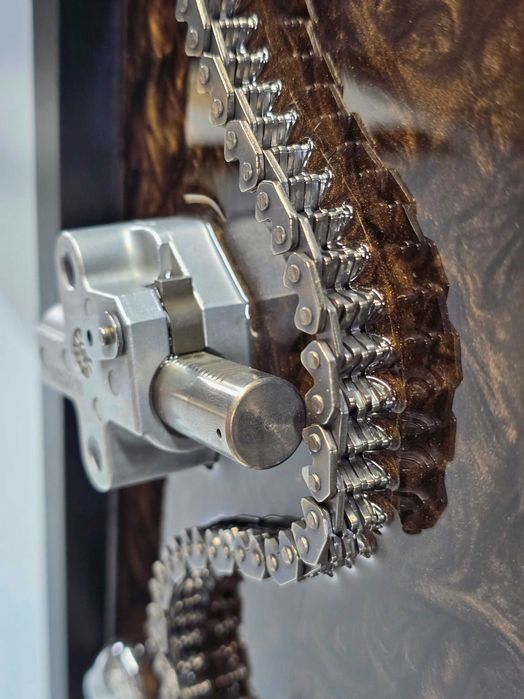 3D картина с части от двигател в епоксидна смола