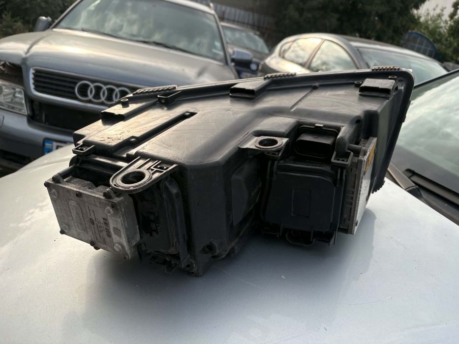 Оригинален десен Би-Ксенон фар за Audi A8 D3 (2002-2005)-оборудван | Hella 4E0907813