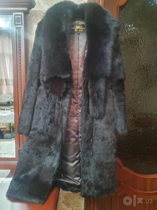 Шуба теплая,красивая ,вид как новая. Сумма договарная