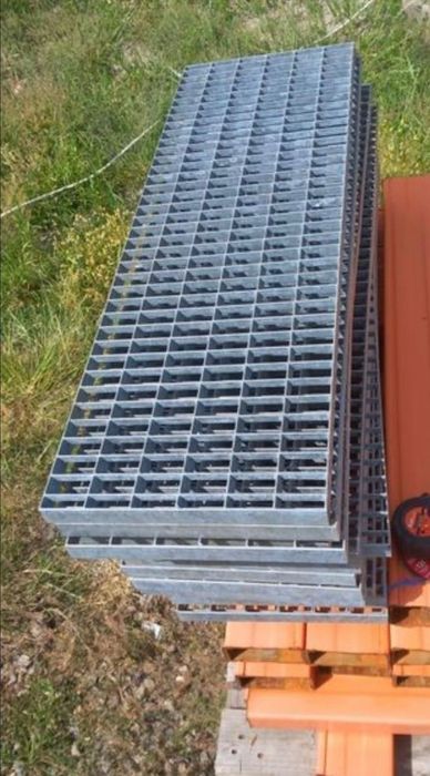trepte zincate galvanizate