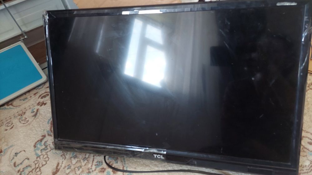 Телевизор 5000тг марки TCL 54×34