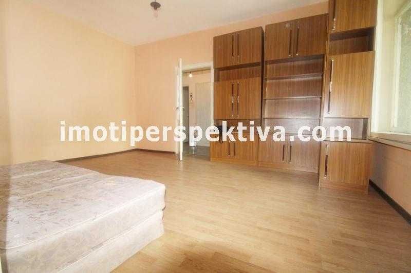 Продава се Двустаен апартамент в Пловдив, Център - 63 кв.м за 2024 €/кв.м - Снимка #1