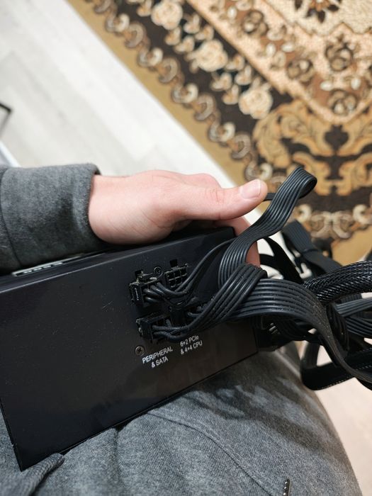 Vând sursa PC , Semi modulara