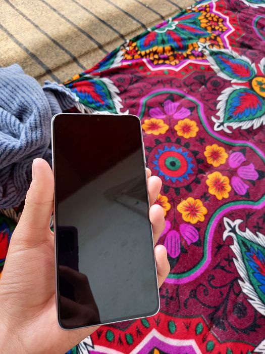 Samsung s21 plus  ideal