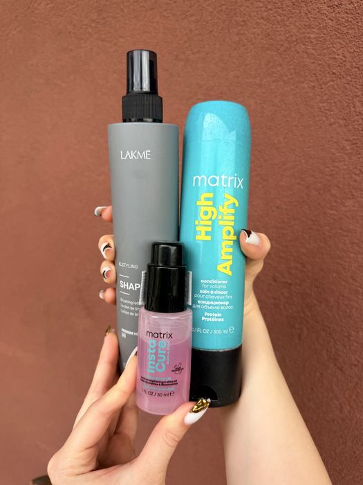 Балсам за обем-Matrix 300 ml , Спрей за обем, leaving conditioner - Lakme 300ml, Олио за окрепеане- увредена коса, блясък-Matrix (използван)
