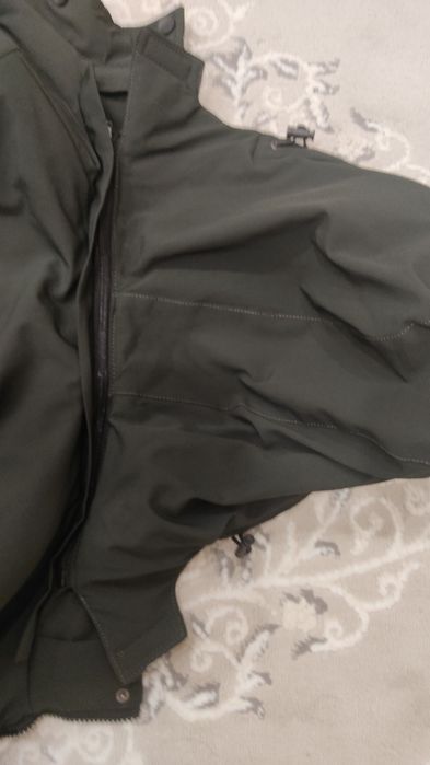 Продам зимнюю куртку
