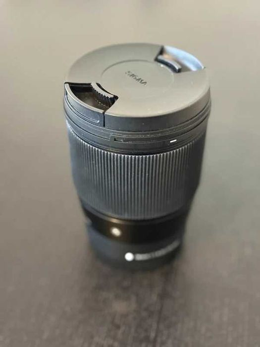 Obiectiv foto Sigma 16mm F1. 4 DC DN