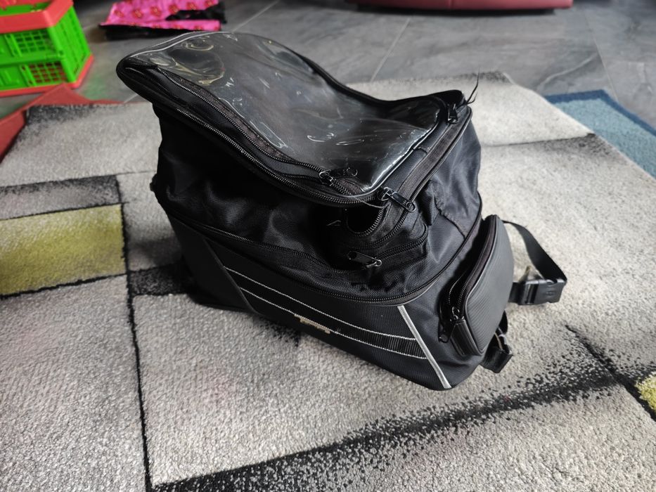Vând geanta de rezervor MOTO