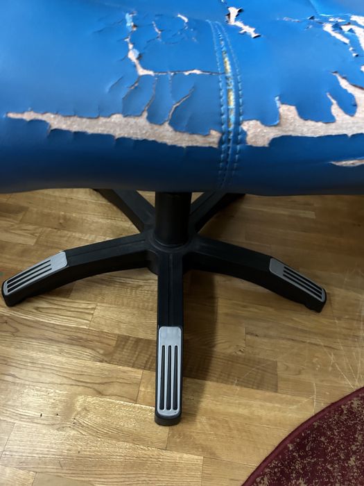 Кресло крутящееся