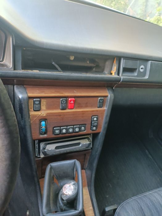 Мерцедес 124 на части