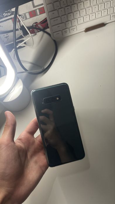 Samsung  galaxy s10e