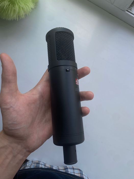 Студийный микрофон Se 2200