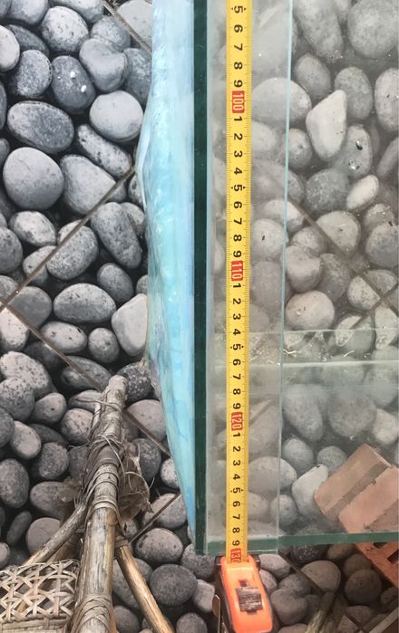 Продам аквариум в хорошем состояние