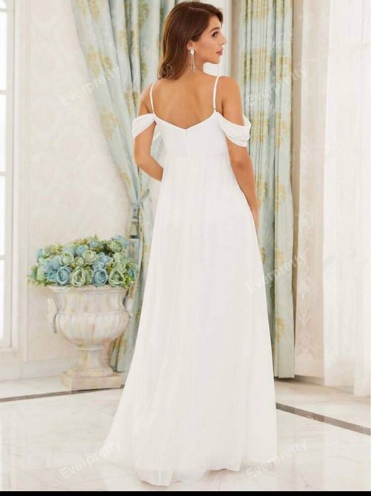 Rochie delicată din șifon pentru o ședință foto