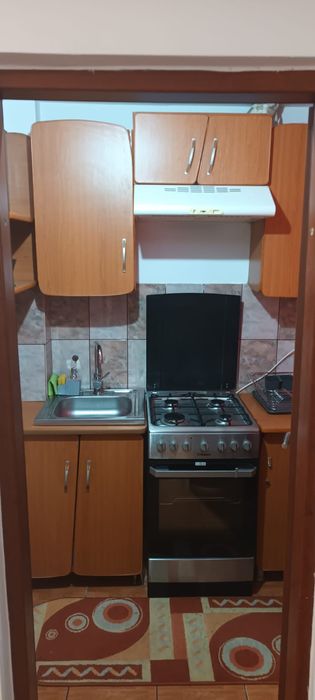 Închiriez garsonieră