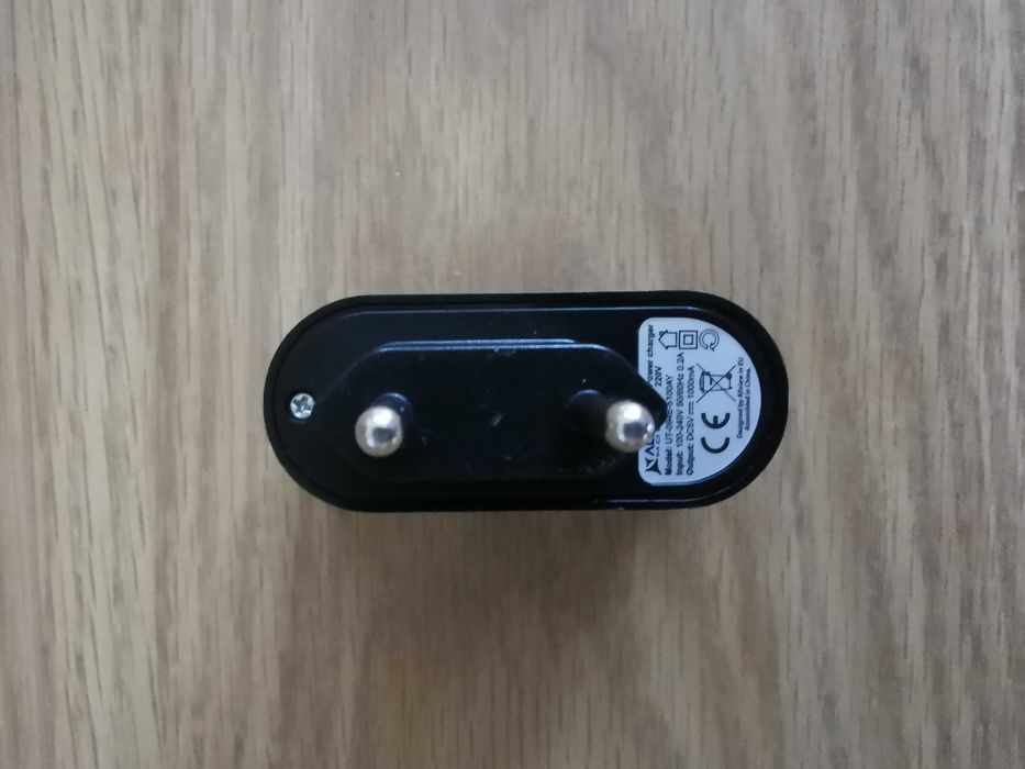 Чисто ново зарядно устройство за телефон/смартфон/таблет с USB изход