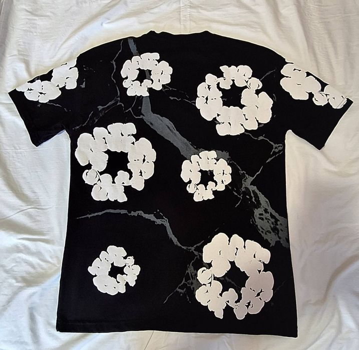 Продавам мъжка тениска Denim Tears