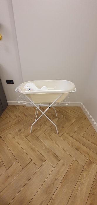 Детская ванночка с подставкой