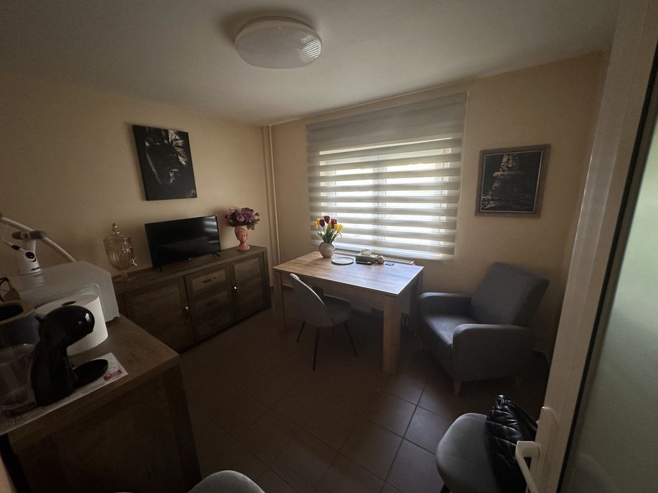 Vând afacere/ spatiu — cabinet stomatologic complet dotat, Bacău — 150.000 €