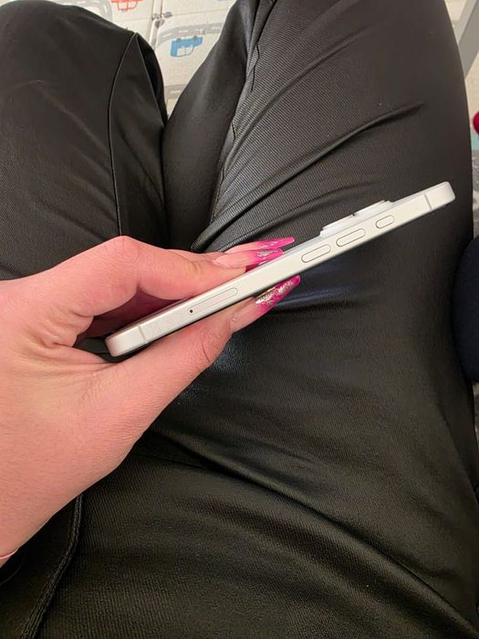 Vand sau schimb iphone 16