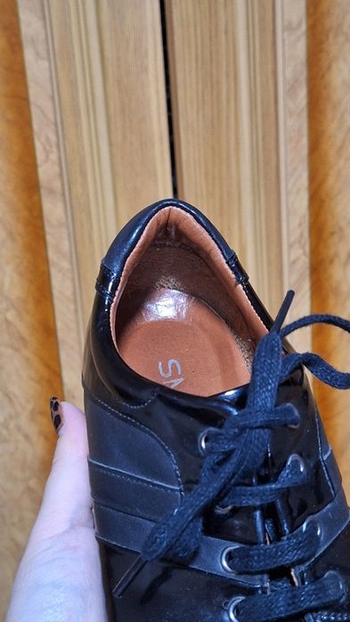 Кожаные кроссовки SMAN оригинал , размер 39