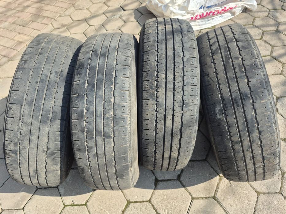 Автошины летние 235/75 R15 (б/у).