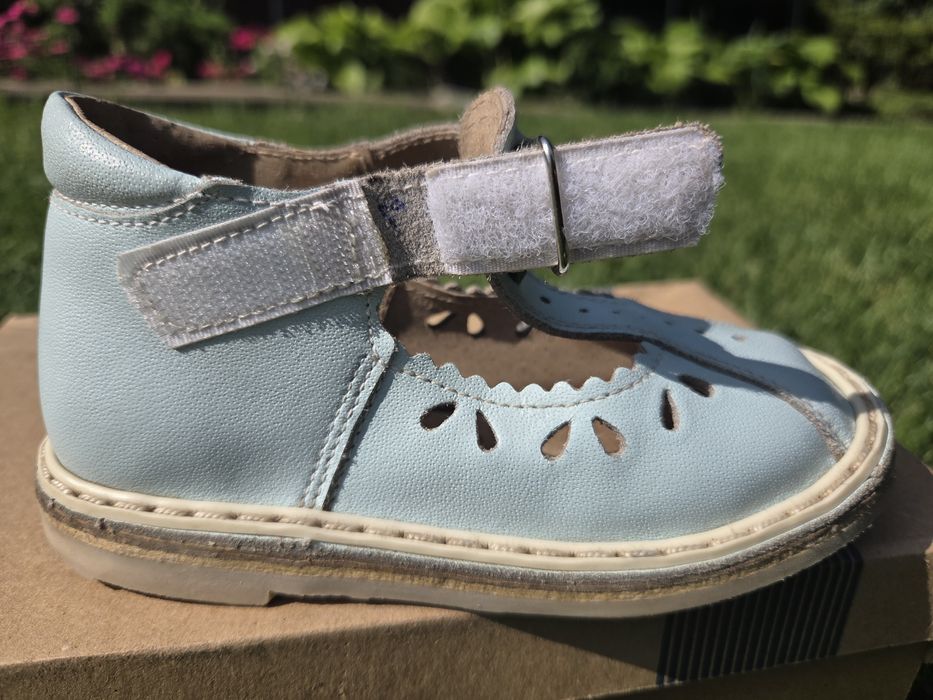 Кожанные сандали для девочки