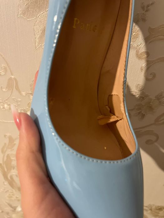 Vând pantofi stiletto Christian Louboutin
