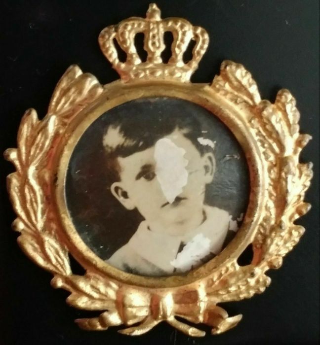 Красива брошка от миналотокръстчета , и нов,Луксозен ключодържател GUE