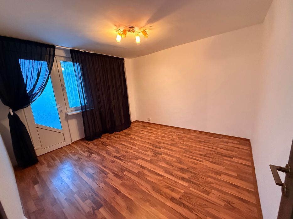 Apartament 3 camere parter renovat BCR Cireșica – 87.000€