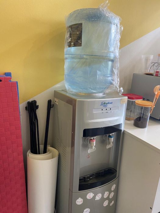 Куллер продам с бутылками